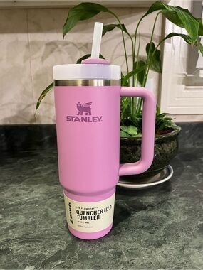 *NWT* Stanley Stainless Steel H2.0 Flowstate Quencher Tumbler 30 oz